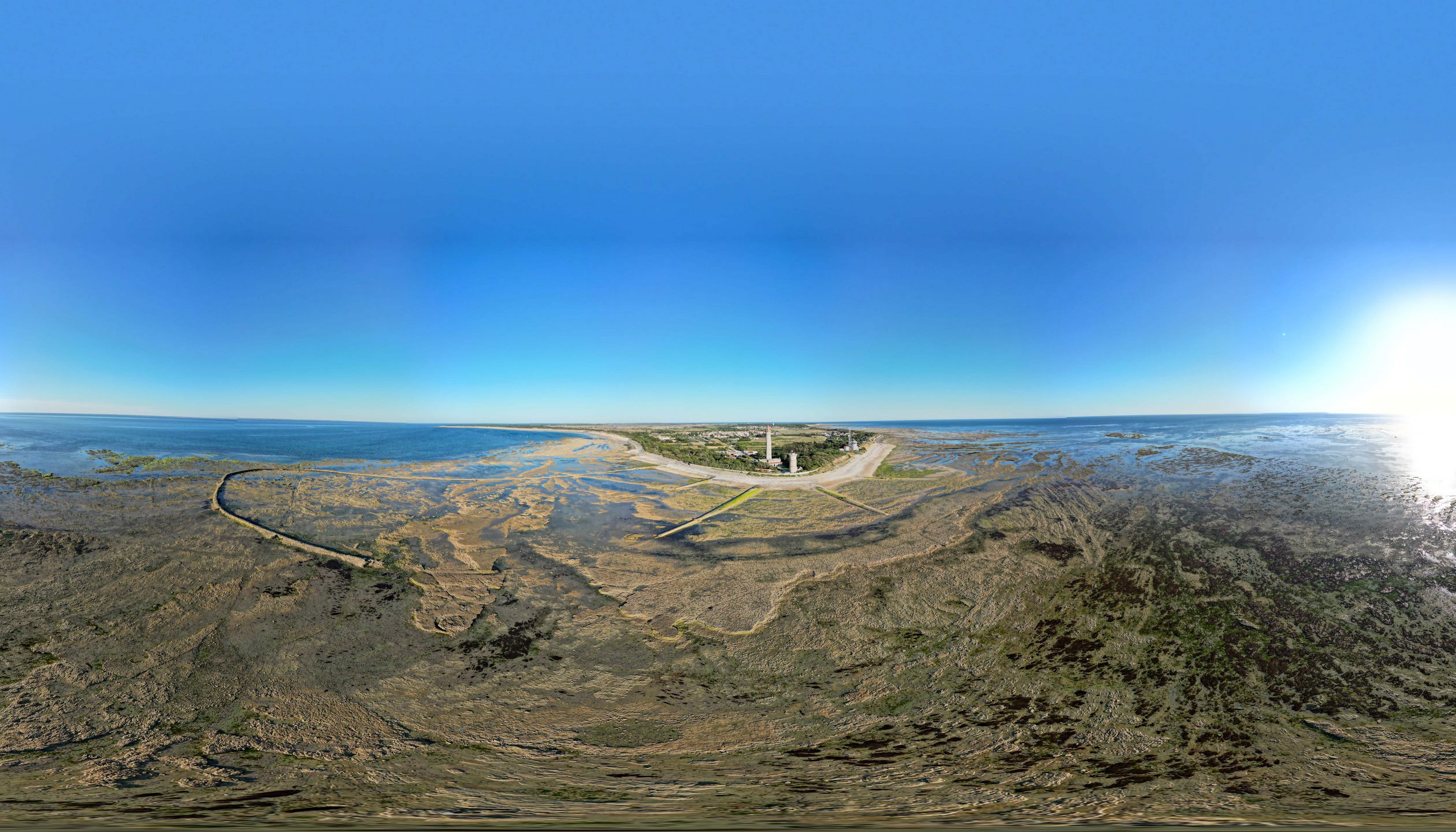 drone photo 360 Ile de ré, phare des Baleines