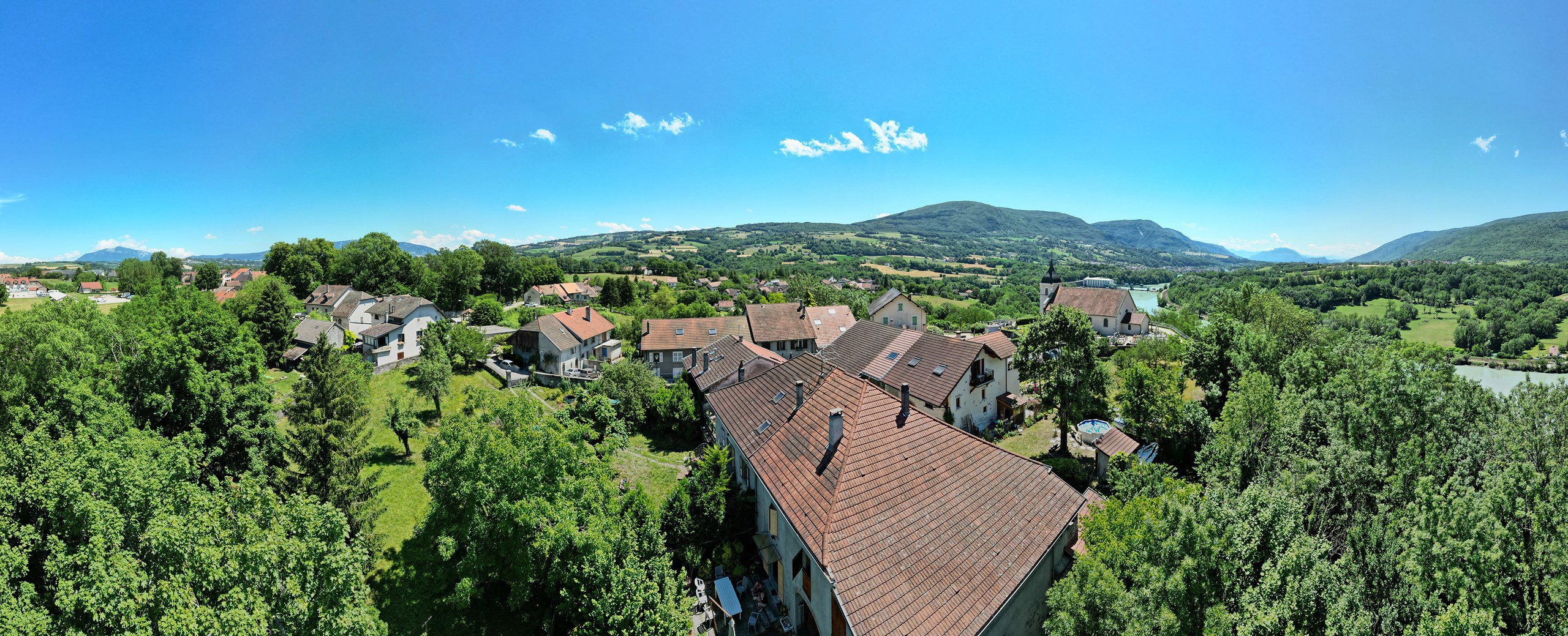drone vue  Village Haute Savoie